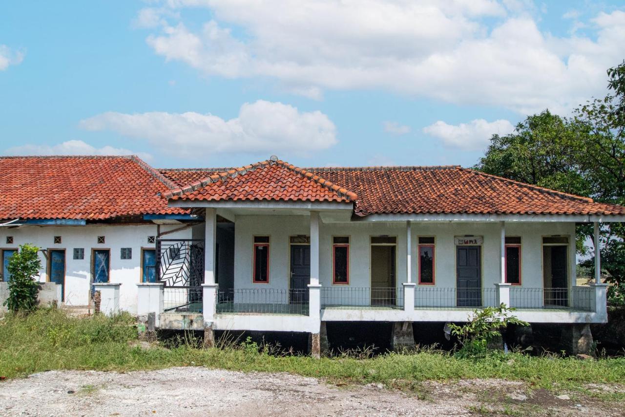Hotel Spot On 92832 Al Mahira Syariah Majalengka Zewnętrze zdjęcie
