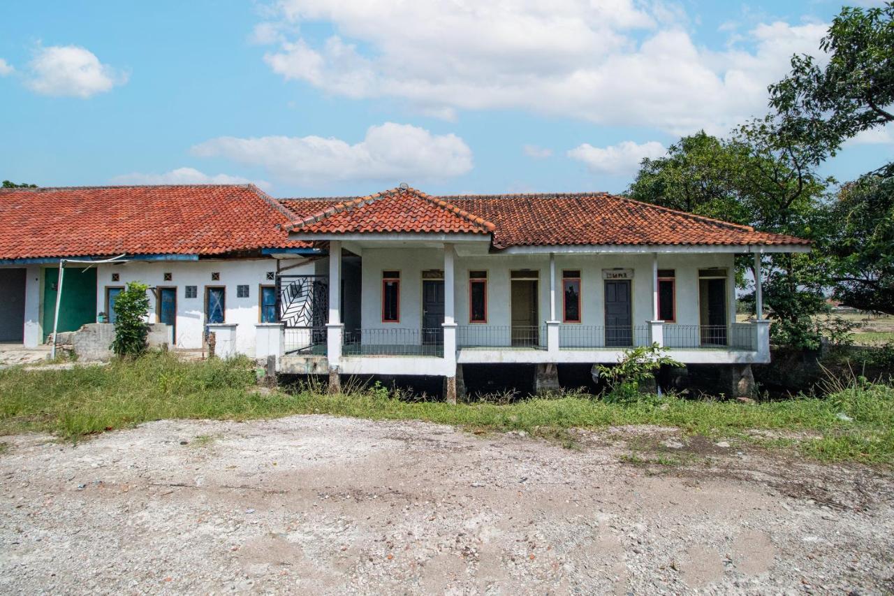 Hotel Spot On 92832 Al Mahira Syariah Majalengka Zewnętrze zdjęcie