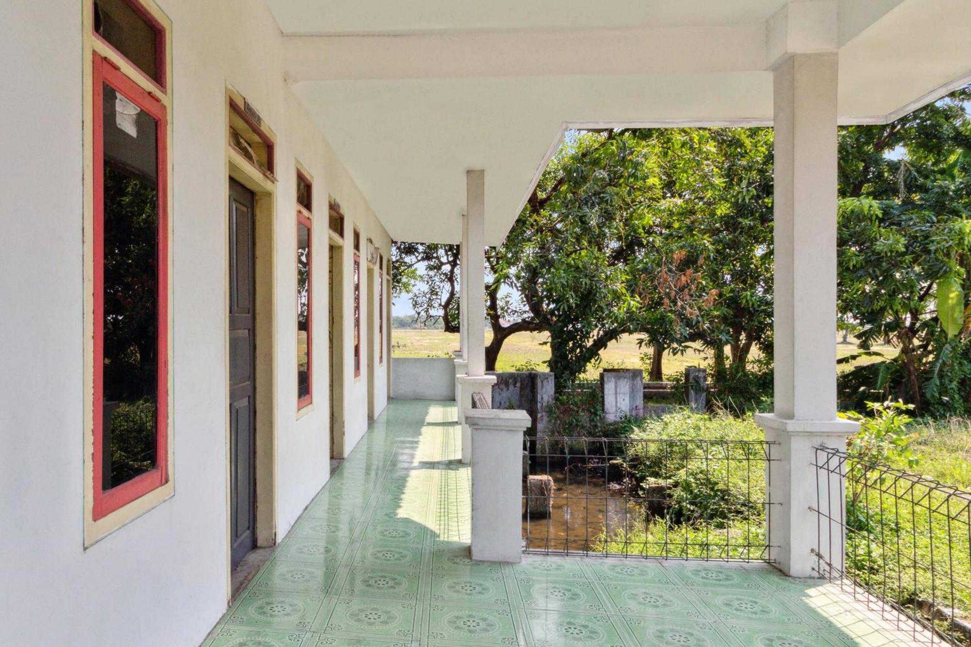 Hotel Spot On 92832 Al Mahira Syariah Majalengka Zewnętrze zdjęcie